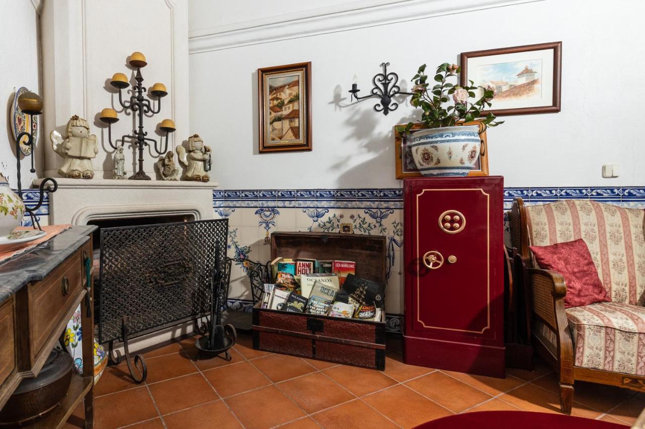 Hotel Casa De S. Thiago Do Castelo à Óbidos Extérieur photo
