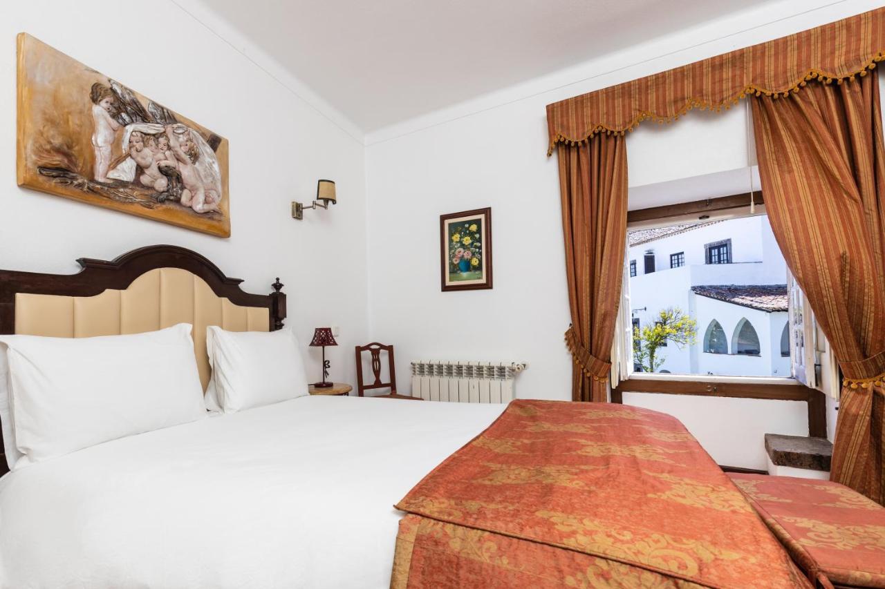 Hotel Casa De S. Thiago Do Castelo à Óbidos Extérieur photo