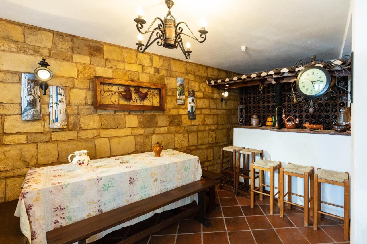 Hotel Casa De S. Thiago Do Castelo à Óbidos Extérieur photo