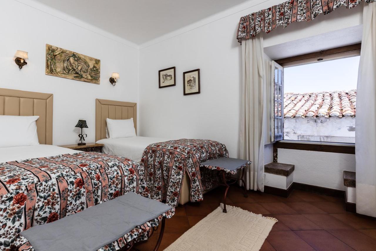 Hotel Casa De S. Thiago Do Castelo à Óbidos Extérieur photo