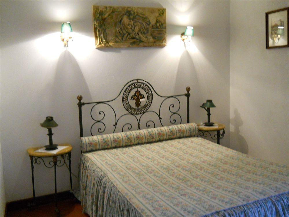 Hotel Casa De S. Thiago Do Castelo à Óbidos Extérieur photo