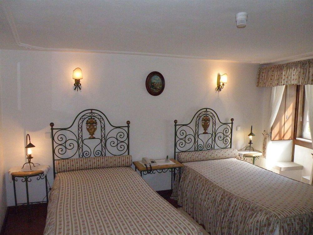 Hotel Casa De S. Thiago Do Castelo à Óbidos Extérieur photo