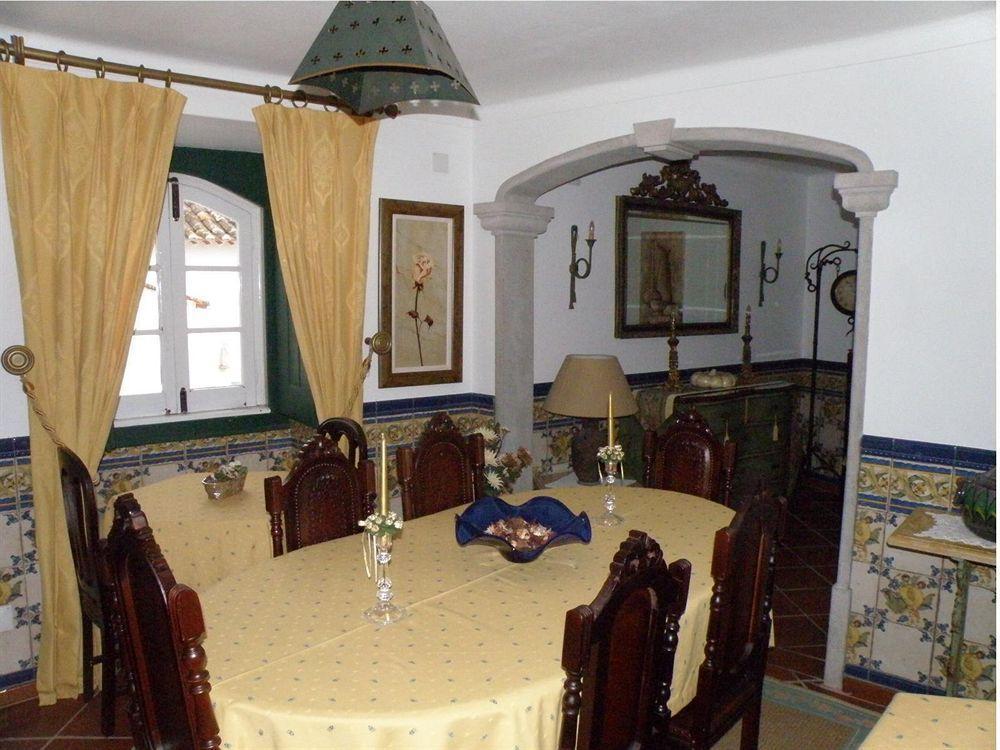 Hotel Casa De S. Thiago Do Castelo à Óbidos Extérieur photo