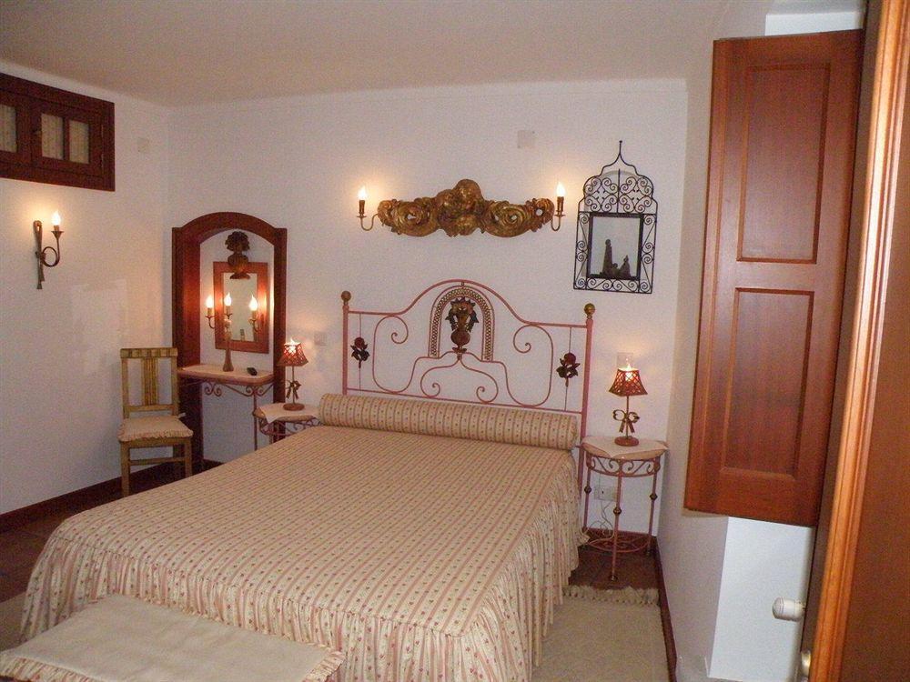 Hotel Casa De S. Thiago Do Castelo à Óbidos Extérieur photo