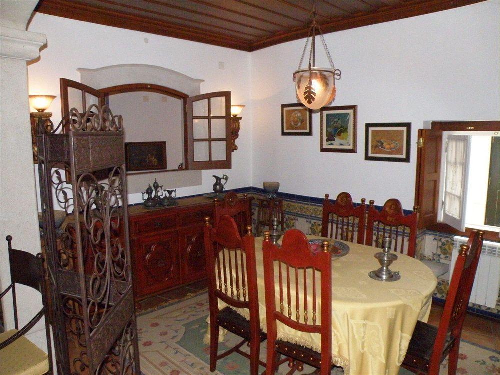 Hotel Casa De S. Thiago Do Castelo à Óbidos Extérieur photo