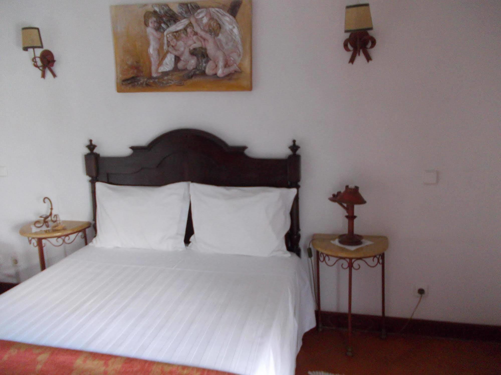 Hotel Casa De S. Thiago Do Castelo à Óbidos Extérieur photo